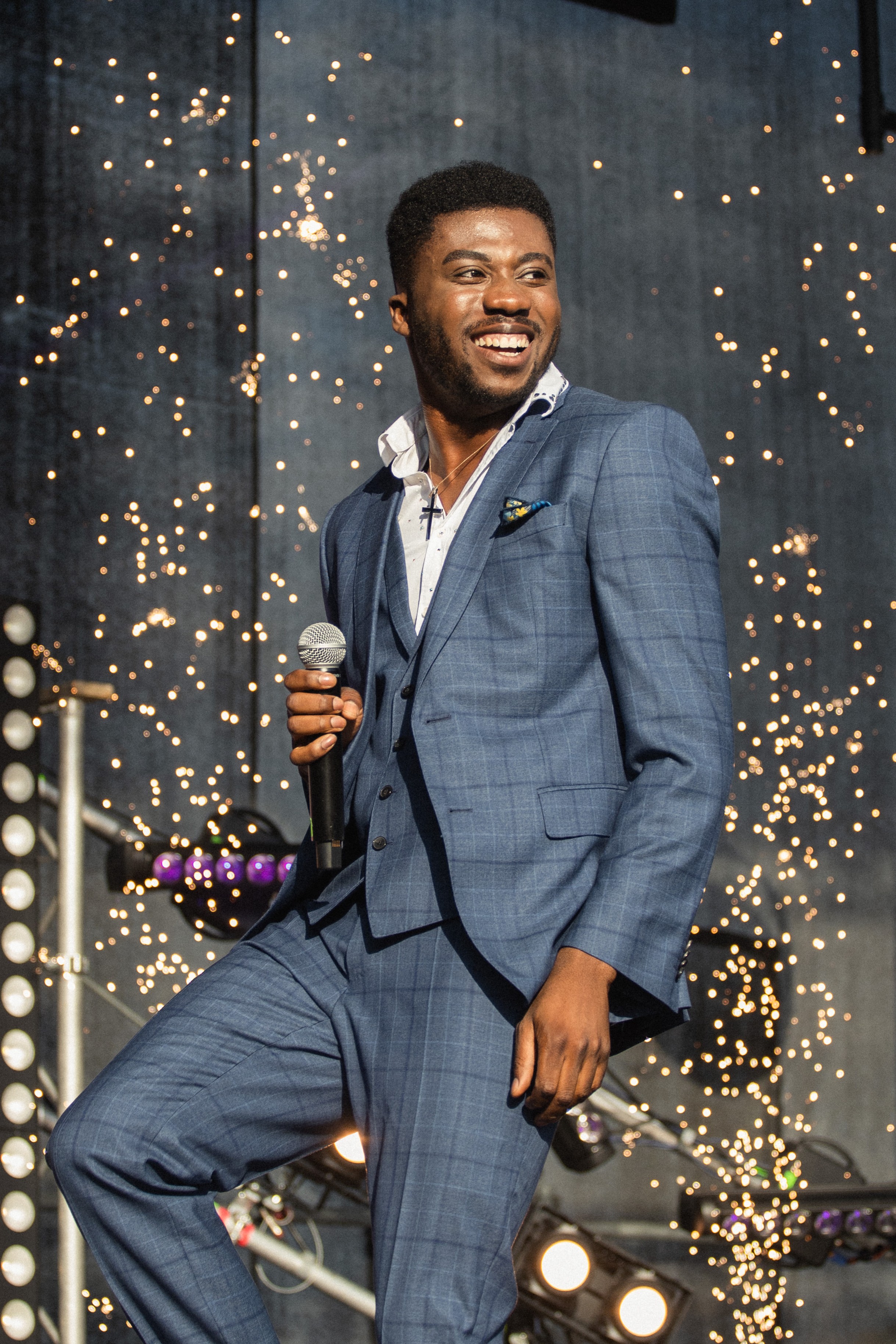 Fred Owusu bei einem Live-Auftritt